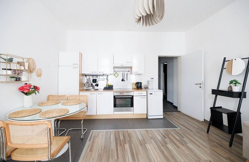 Ottakring Apartment | Goodman's Home 5 - Charming Haven near Vienna's Brunnenmarkt