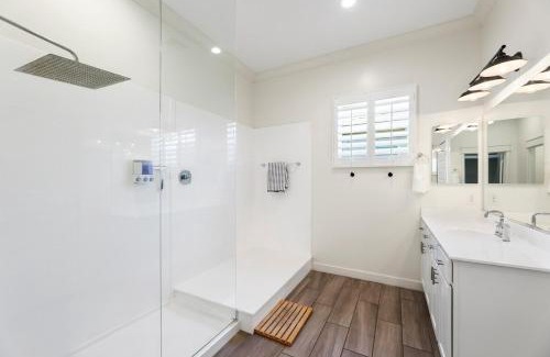 Goodyear House | Goodyear Getaway W Hot Tub and 6 min from Ball Park!