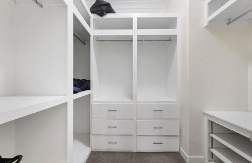 Goodyear House | Goodyear Getaway W Hot Tub and 6 min from Ball Park!