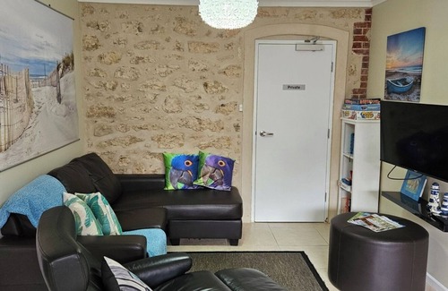 Goolwa Bed & Breakfast | Goolwa Riverwalk B&B Big Breakfast supplies - Free WIFI, Netflix, Pets welcome