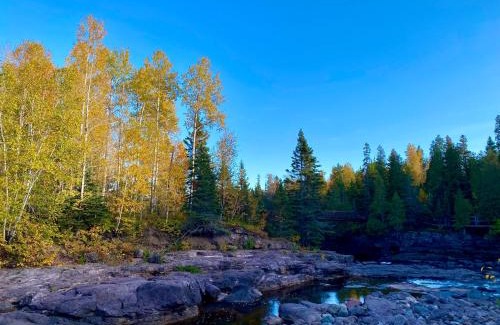 Two Harbors Apartment | Gooseberry Trailside Suites