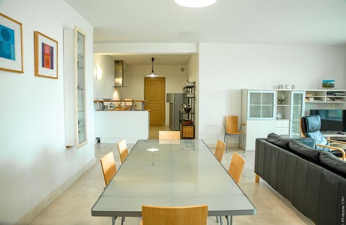 Gordes Apartment | GORDES a stone BASTIDE with swimming pool in the village itself - RESTANQUE 2