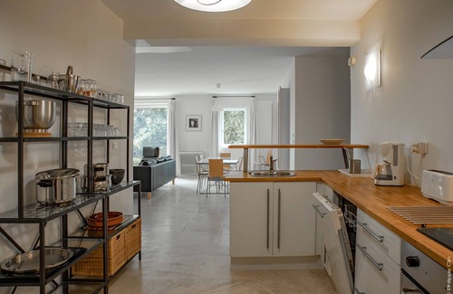 Gordes Apartment | GORDES a stone BASTIDE with swimming pool in the village itself - RESTANQUE 2
