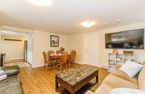 Gordon Head House | Gordon Head BnBnClean & Comfortablenwith everything you'll neednGreat Reviews