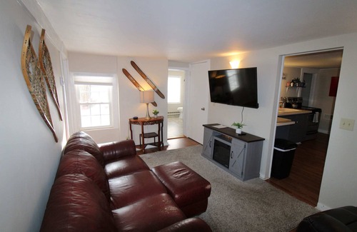 North Creek House | Gore Mountain Lift View Ski House: Wade St. 1