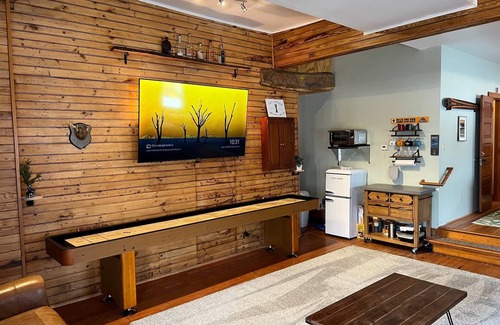 North Creek House | Gore Mountain Lift View Getaway: 5 Unit Complex