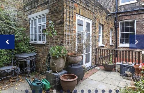 Finsbury Apartment | Gorgeous 1-bed Garden Flat in Wilmington Square, near King's Cross