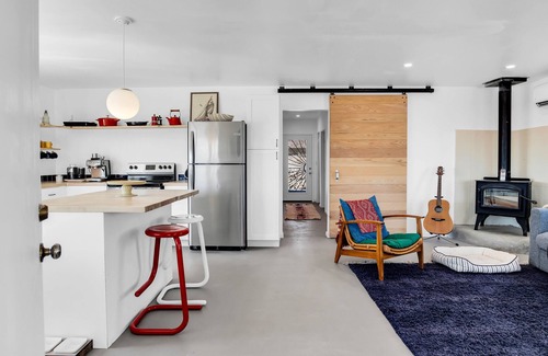 Twentynine Palms House | Gorgeous 1 Bedroom House and Artist Studio On The Edge of Wonder Valley