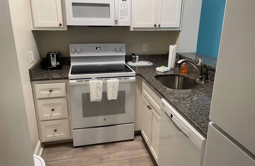 Briarcliffe Acres Apartment | Gorgeous 1 Bedroom Condo in Ocean Creek!