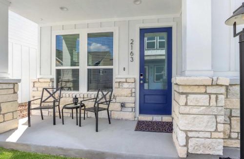 New Braunfels House | Gorgeous 2 BDR Cottage Minutes to Everything NBTX