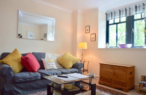 Bruntsfield Apartment | Gorgeous 2 Bedroom Apartment in Converted Church