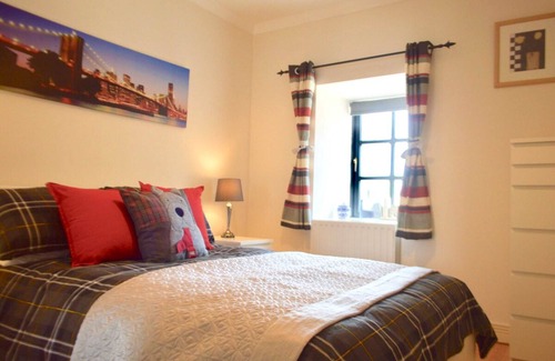 Bruntsfield Apartment | Gorgeous 2 Bedroom Apartment in Converted Church