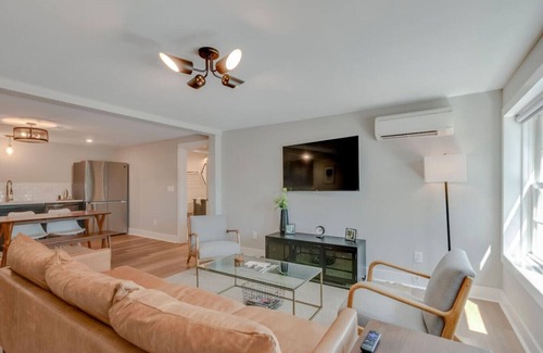 Franklin House | Gorgeous 2 Bedroom-Historic Franklin Quadplex