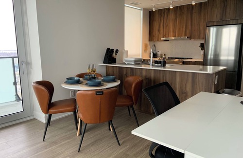 Downtown Mississauga Apartment | Gorgeous 2 BR, 2Bath in heart of Mississauga (square one area