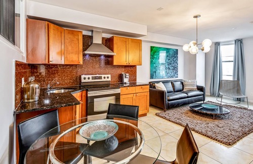 Chinatown Apartment | Gorgeous 2BD Next to the Convention Center and Reading Terminal