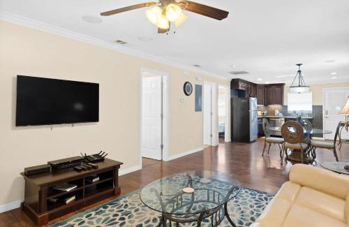 Mid Island Apartment | Gorgeous 2BR Residence with Pool and Spa at Margarita Mansion