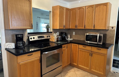 Sarasota Springs House | Gorgeous 3/2 in Sarasota. Dog friendly, inground pool. 20 Minutes to Siesta Key!