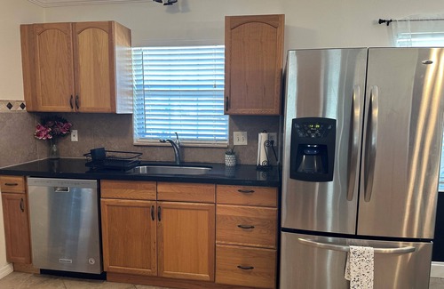 Sarasota Springs House | Gorgeous 3/2 in Sarasota. Dog friendly, inground pool. 20 Minutes to Siesta Key!