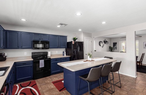 Pecan Creek House | Gorgeous 3 bed/2.5 Bath w/Heated Pool in San Tan Valley