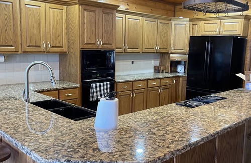 Fairdealing Cabin | Gorgeous 3 bedroom cabin on Current River with private boat ramp