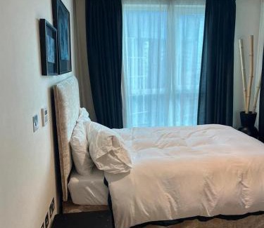 Vauxhall Apartment | Gorgeous 3 Bedroom flat in Vauxhall with City Views