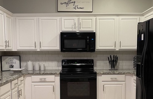 Huntersville House | GORGEOUS 3 Bedroom in Huntersville