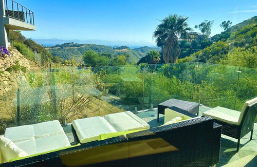 Malibu Villa | Gorgeous 3 br/5 ba plus bonus room Malibu ocean view villa with hot tub
