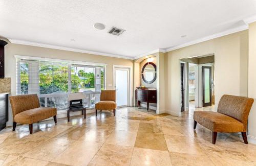 Lauderdale-by-the-Sea House | Gorgeous 3br2ba In Lbts- Walk To The Beach