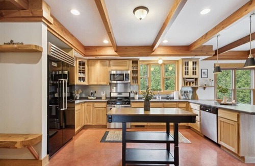 Fish Creek House | Gorgeous 4 bed/3ba home close to Fish Creek!