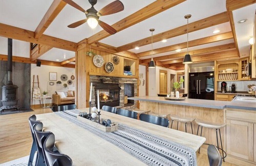 Fish Creek House | Gorgeous 4 bed/3ba home close to Fish Creek!