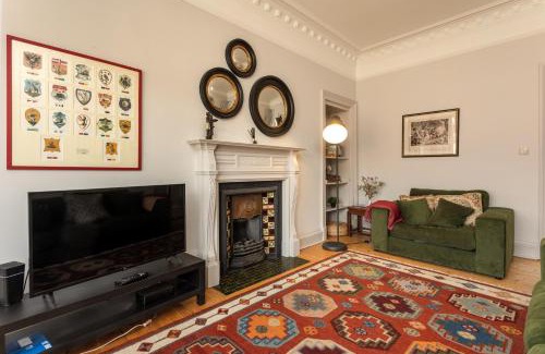 Marchmont House | Gorgeous 4 bed Apartment right beside the Meadows