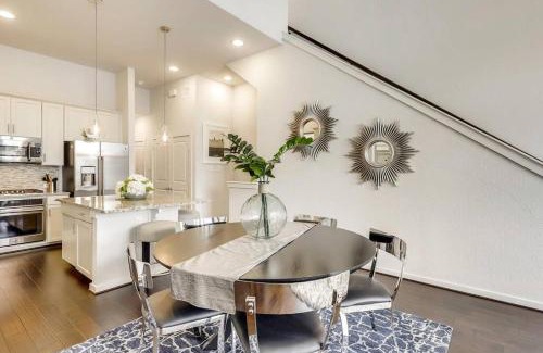 Tobin Hill House | Gorgeous 4 Bed Home on St Mary's - Minutes to Riverwalk/Pearl