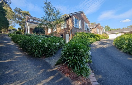 Eltham House | Gorgeous 4-Bedroom Home & Venue on a Mansion - an acre land with Pool & Garden n
