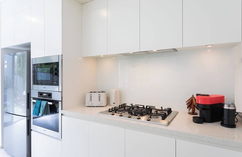 South Coogee House | Gorgeous 4-bedroom Modern house 5mins Drive to Coogee Beach