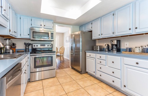 Clearwater House | Gorgeous 4-bedroom home ~ Pool, hot tub, fire pit & 2 King beds!