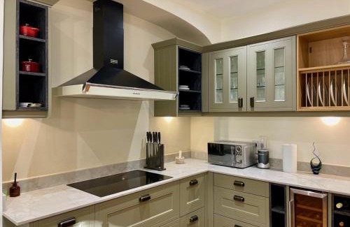 Northampton House | Gorgeous 4 bedroom Townhouse