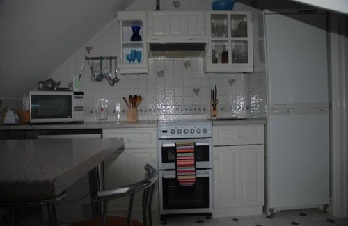 Bournemouth Apartment | Gorgeous 4 BR 3bath lux apt & amazing SPA hot tub sleeps up to 12