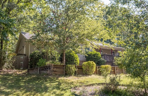 Charlotte House | Gorgeous 4BR in South Charlotte, near the Greenway