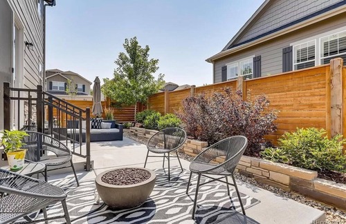 Littleton House | Gorgeous 6 bedroom, clean and bright home just outside Denver, CO