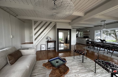 East Chop House | Gorgeous A-Frame Cabin On the Chop with Amazing Views/Walk to Town and Ferry