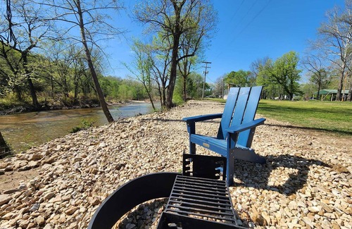 Bull Creek Cabin | Gorgeous A-Frame Cabin Rentable RV Close To Attractions in Branson!
