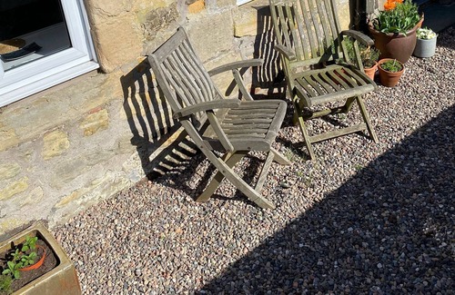 Cupar Cottage | Gorgeous adjoined annexe of country house , 20 mins to beach.