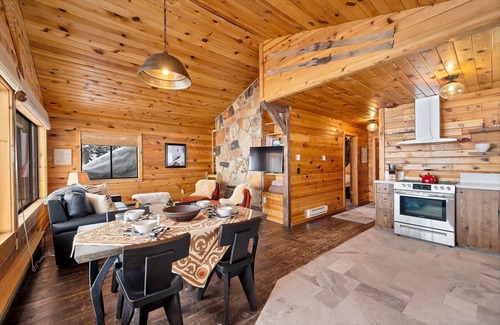 Salt Lake Mountain Resorts House | Gorgeous Alta Ski Area Home. Kitchen Completely Remodeled in 2023!
