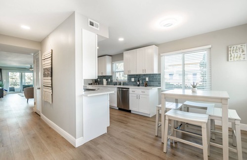 Clearwater Apartment | Gorgeous and Updated Waterfront Apartment 2 Bed #5