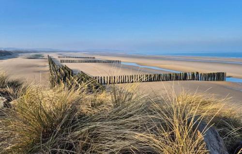 Dunkerque Centre Apartment | Gorgeous Apartment In Dunkerque With Wifi
