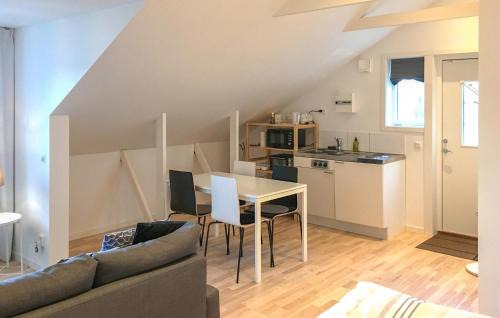 Hammaro Apartment | Gorgeous Apartment In Hammar With Kitchen