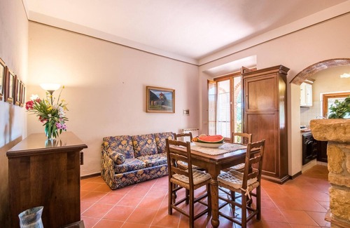San Vivaldo Apartment | Gorgeous apartment in Montaione
