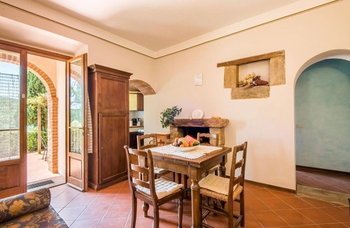 San Vivaldo Apartment | Gorgeous apartment in Montaione