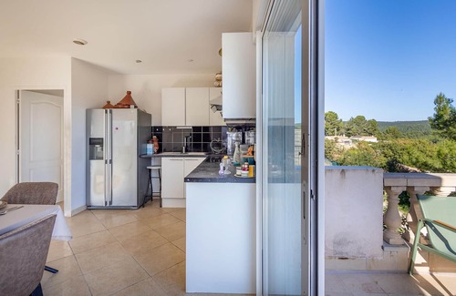 Le Luc Apartment | Gorgeous apartment in Le Luc with WiFi