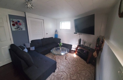 Floral Park Apartment | Gorgeous Apartment Near UBS Arena!